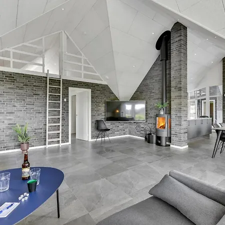8 Bedroom Amazing In Holiday home Ringkobing
