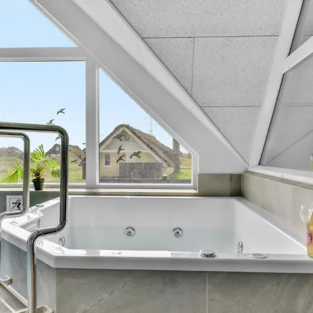 Nice Home In Ringkobing With Sauna * Ringkøbing