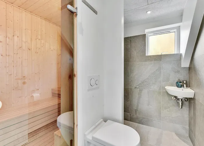 8 Bedroom Amazing In Holiday home