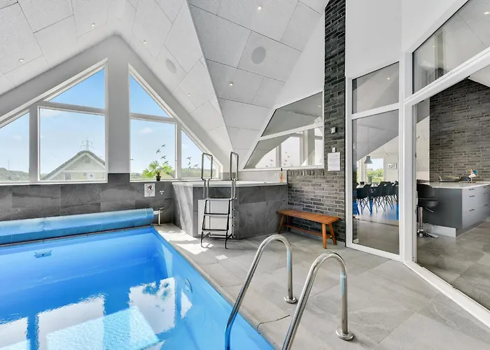 8 Bedroom Amazing In Holiday home *